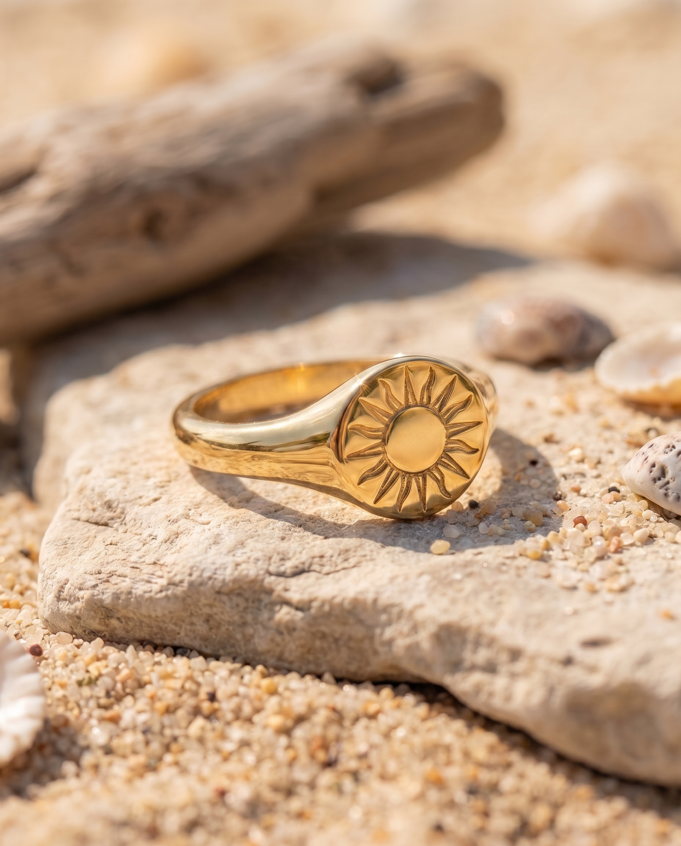 Solare Signet Ring macro detail of engraved sun motif